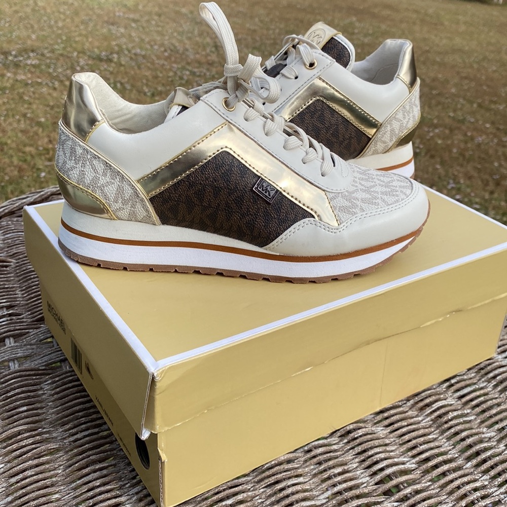 Authentic Michael Kors Sneakers - Picture 6 of 9